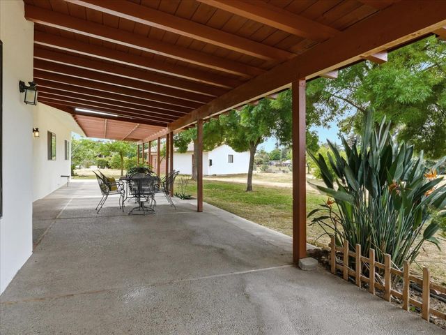 2411 N Ring Avenue, Fresno, CA 93723