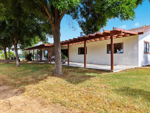 2411 N Ring Avenue, Fresno, CA 93723