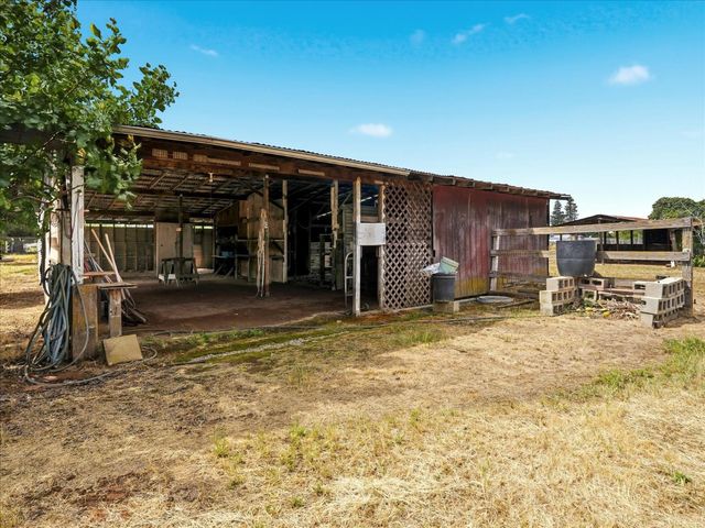 2411 N Ring Avenue, Fresno, CA 93723