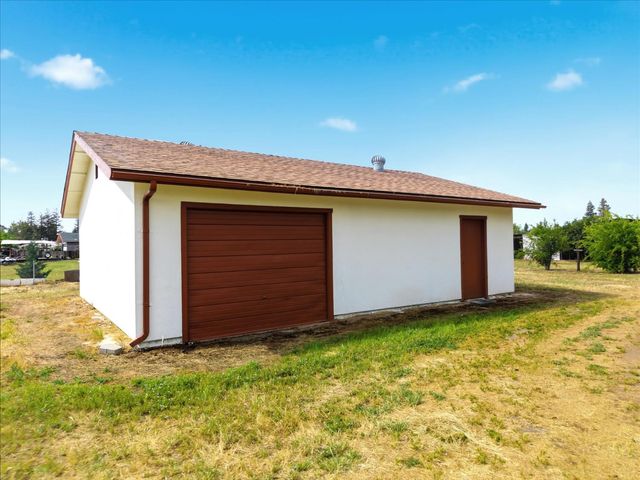 2411 N Ring Avenue, Fresno, CA 93723