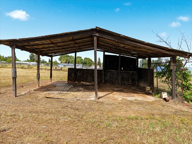 2411 N Ring Avenue, Fresno, CA 93723