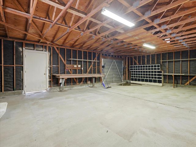 2411 N Ring Avenue, Fresno, CA 93723