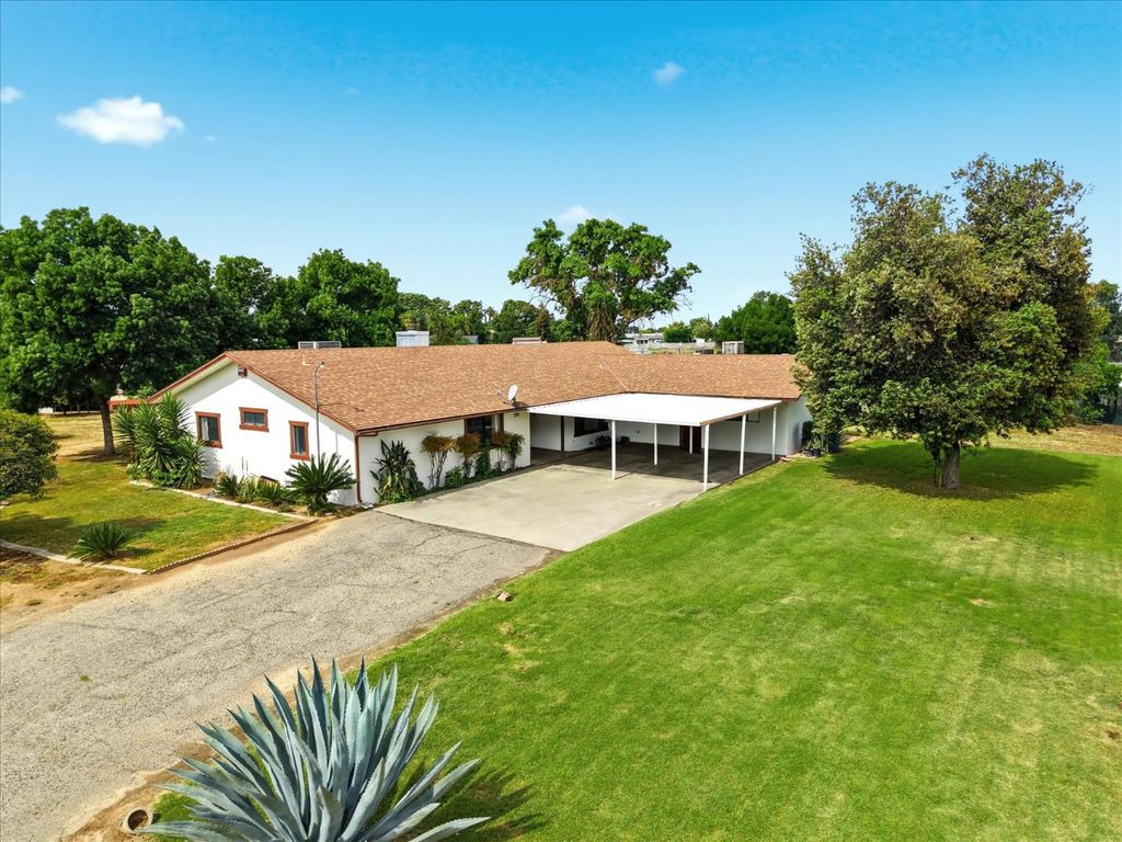 2411 N Ring Avenue, Fresno, CA 93723