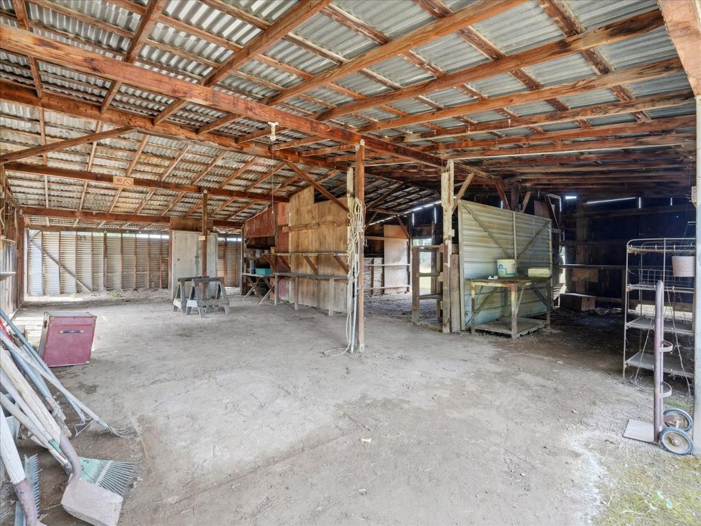 Image 47 of property listing at 2411 N Ring Avenue, Fresno, CA 93723