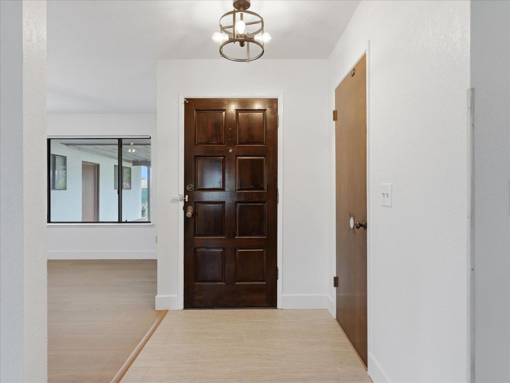 Image 6 of property listing at 2411 N Ring Avenue, Fresno, CA 93723