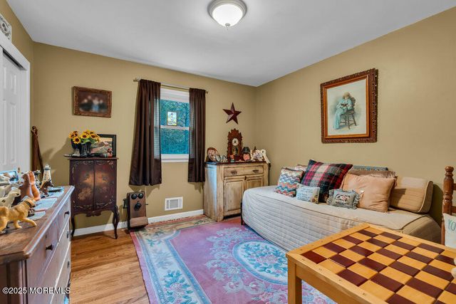 17 Sunnyside Road, Howell, NJ 07731