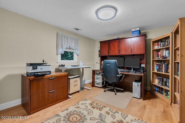 17 Sunnyside Road, Howell, NJ 07731