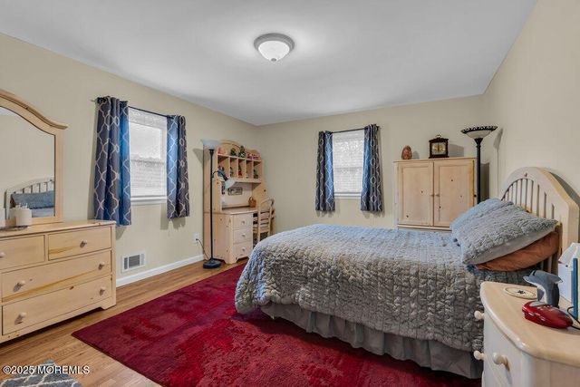 17 Sunnyside Road, Howell, NJ 07731