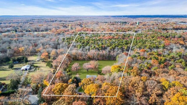 17 Sunnyside Road, Howell, NJ 07731