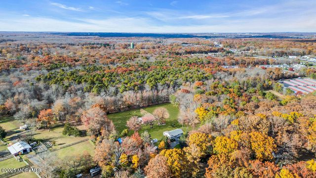 17 Sunnyside Road, Howell, NJ 07731