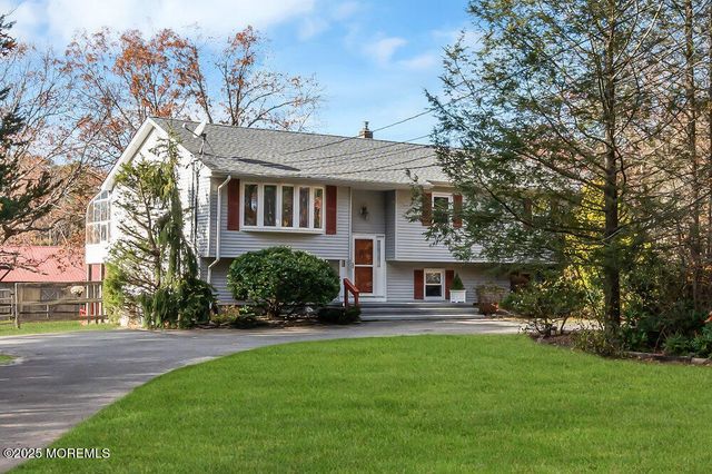 17 Sunnyside Road, Howell, NJ 07731