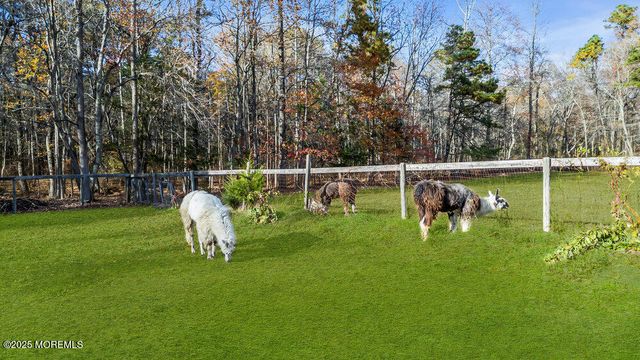 17 Sunnyside Road, Howell, NJ 07731