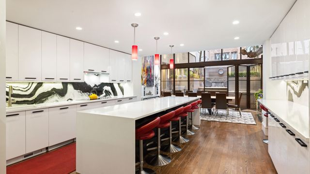 505 E 84TH Street, New York City, NY 10028