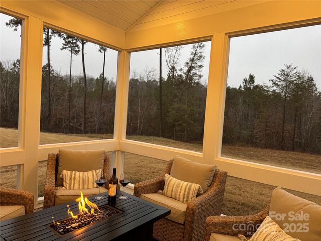 948 Exeter Drive, Sherrills Ford, NC 28673