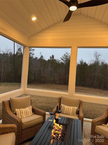 948 Exeter Drive, Sherrills Ford, NC 28673