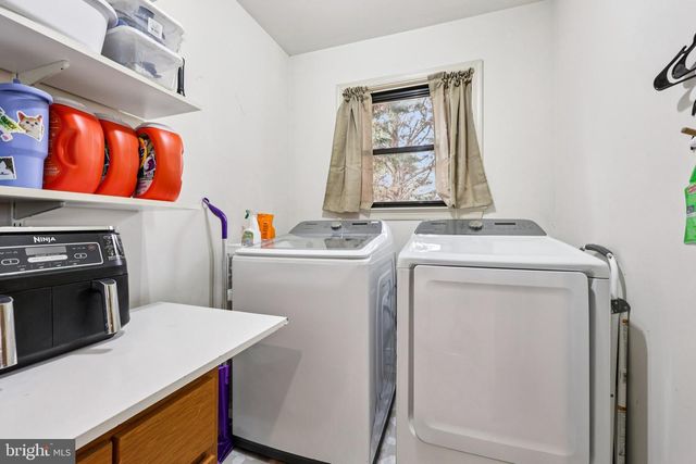 12504 HAWKINS LN, Spotsylvania, VA 22551