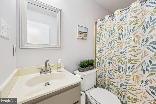 12504 HAWKINS LN, Spotsylvania, VA 22551