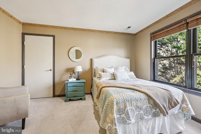 12504 HAWKINS LN, Spotsylvania, VA 22551