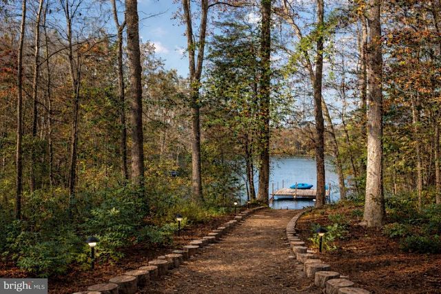 12504 HAWKINS LN, Spotsylvania, VA 22551