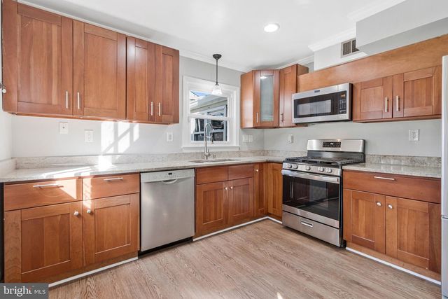 5906 1ST ST N, Arlington, VA 22203
