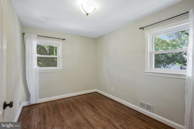 5906 1ST ST N, Arlington, VA 22203