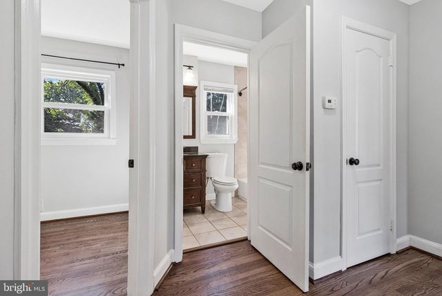 5906 1ST ST N, Arlington, VA 22203