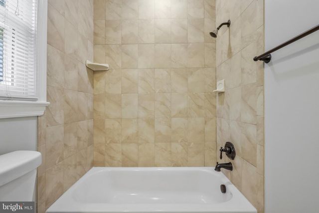 5906 1ST ST N, Arlington, VA 22203