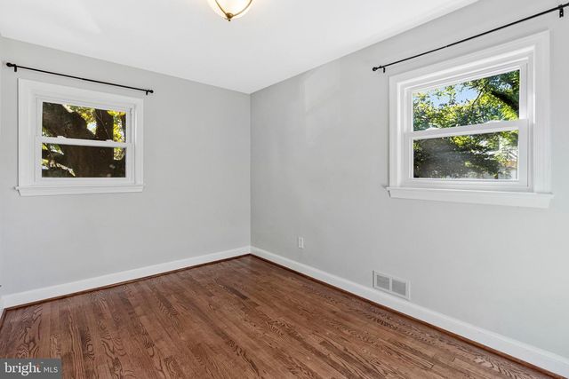 5906 1ST ST N, Arlington, VA 22203