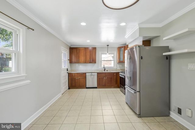 5906 1ST ST N, Arlington, VA 22203