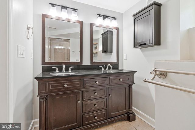 5906 1ST ST N, Arlington, VA 22203
