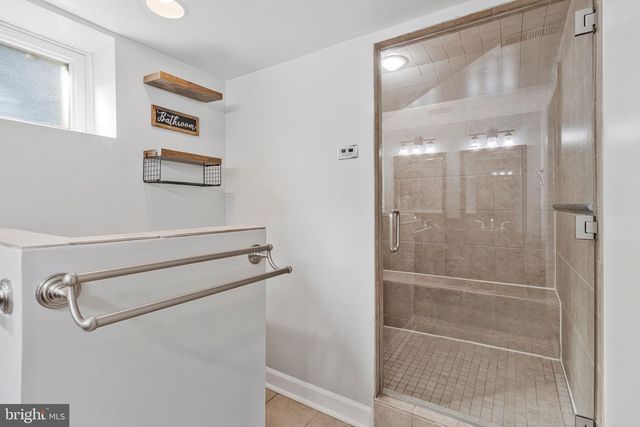 5906 1ST ST N, Arlington, VA 22203