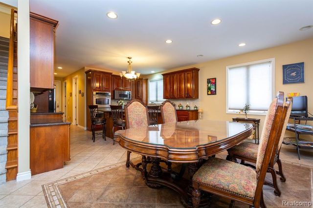 49759 Lakebridge Drive, Shelby Twp, MI 48315
