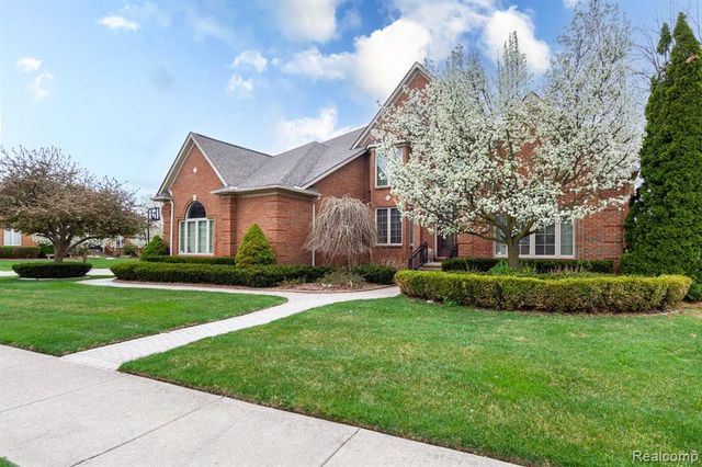 49759 Lakebridge Drive, Shelby Twp, MI 48315