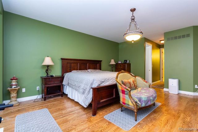 49759 Lakebridge Drive, Shelby Twp, MI 48315