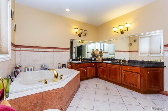 49759 Lakebridge Drive, Shelby Twp, MI 48315