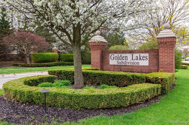 49759 Lakebridge Drive, Shelby Twp, MI 48315