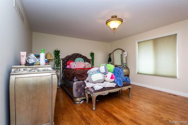 49759 Lakebridge Drive, Shelby Twp, MI 48315