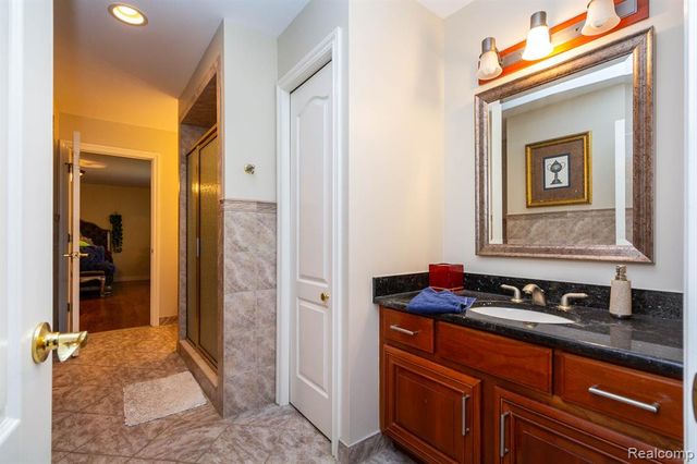 49759 Lakebridge Drive, Shelby Twp, MI 48315