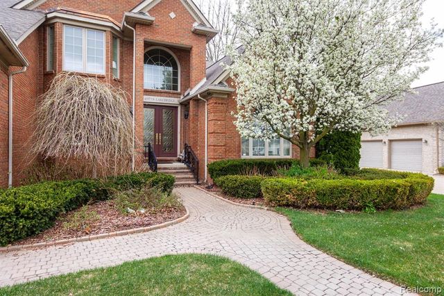 49759 Lakebridge Drive, Shelby Twp, MI 48315