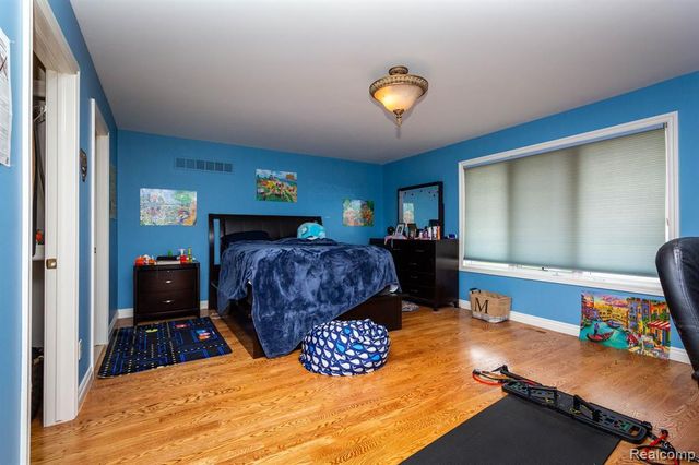 49759 Lakebridge Drive, Shelby Twp, MI 48315