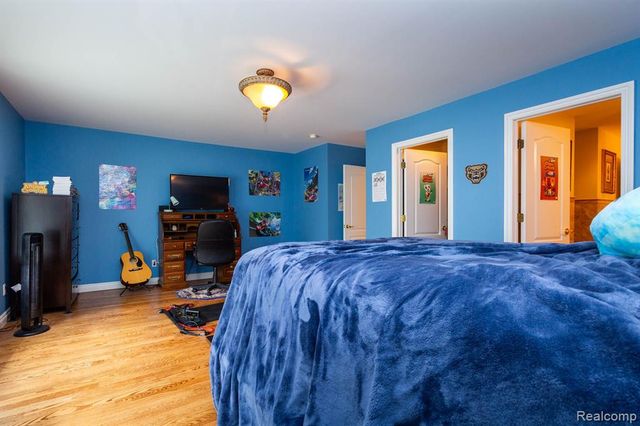 49759 Lakebridge Drive, Shelby Twp, MI 48315