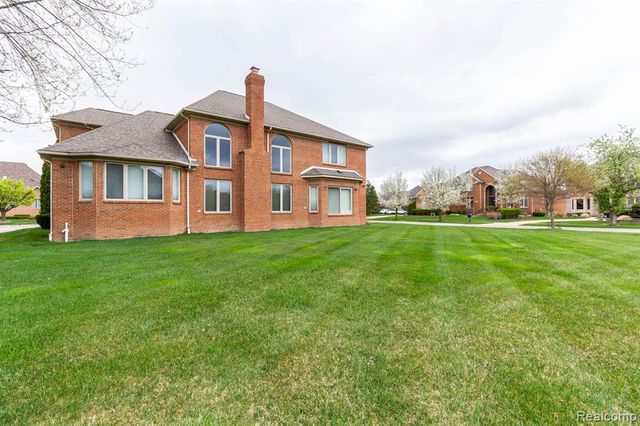 49759 Lakebridge Drive, Shelby Twp, MI 48315