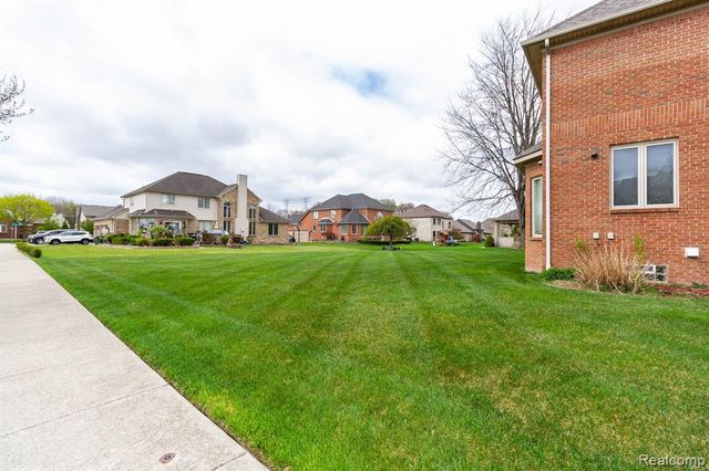 49759 Lakebridge Drive, Shelby Twp, MI 48315