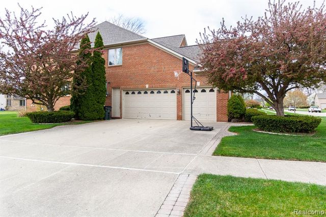 49759 Lakebridge Drive, Shelby Twp, MI 48315