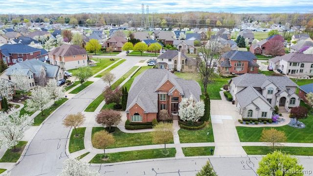 49759 Lakebridge Drive, Shelby Twp, MI 48315