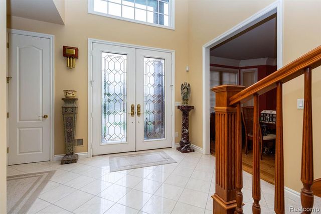 49759 Lakebridge Drive, Shelby Twp, MI 48315