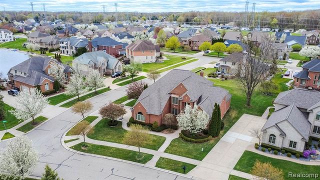 49759 Lakebridge Drive, Shelby Twp, MI 48315