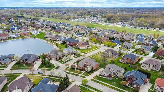 49759 Lakebridge Drive, Shelby Twp, MI 48315