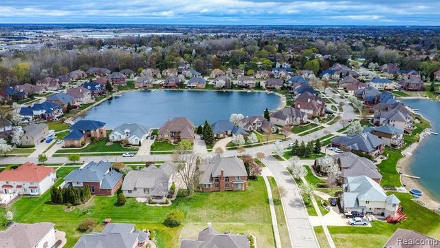 49759 Lakebridge Drive, Shelby Twp, MI 48315