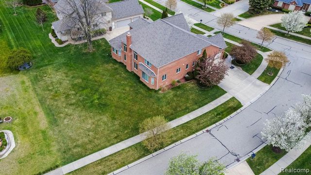 49759 Lakebridge Drive, Shelby Twp, MI 48315
